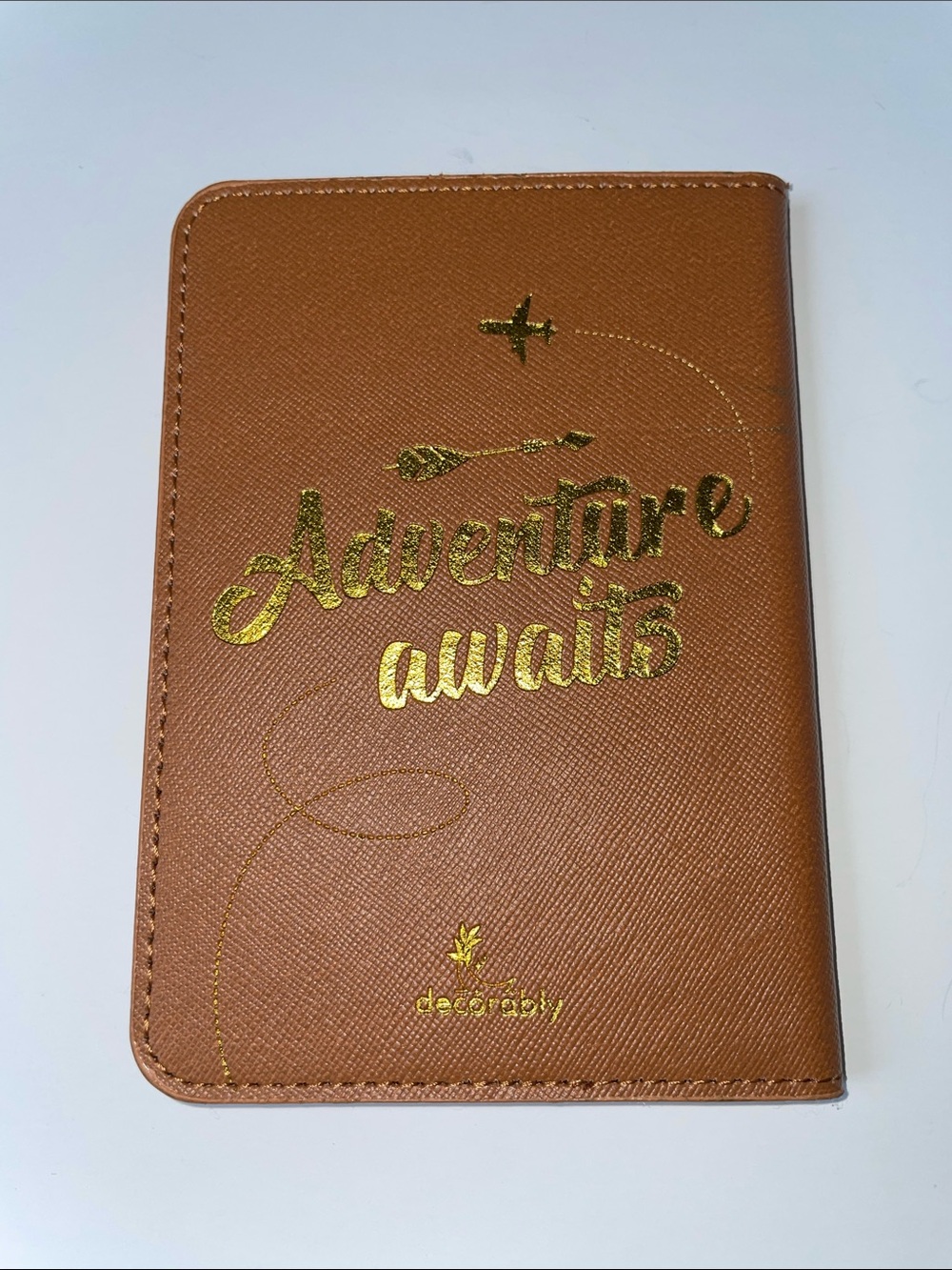 NWOT Mrs Passport Cover in Brown with Gold Foil. - Picture 2 of 3